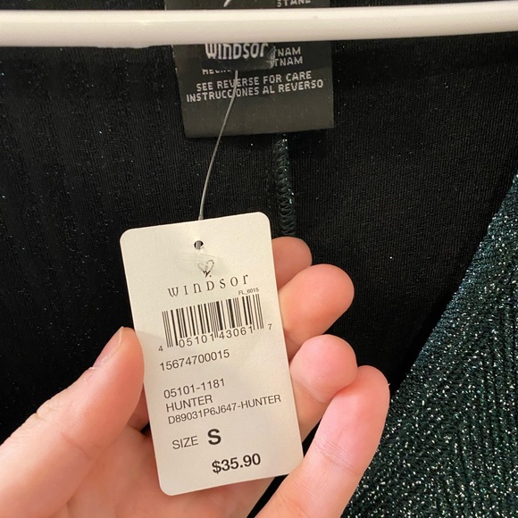 Dark Green Homecoming dress. Never worn - Picture 5 of 6